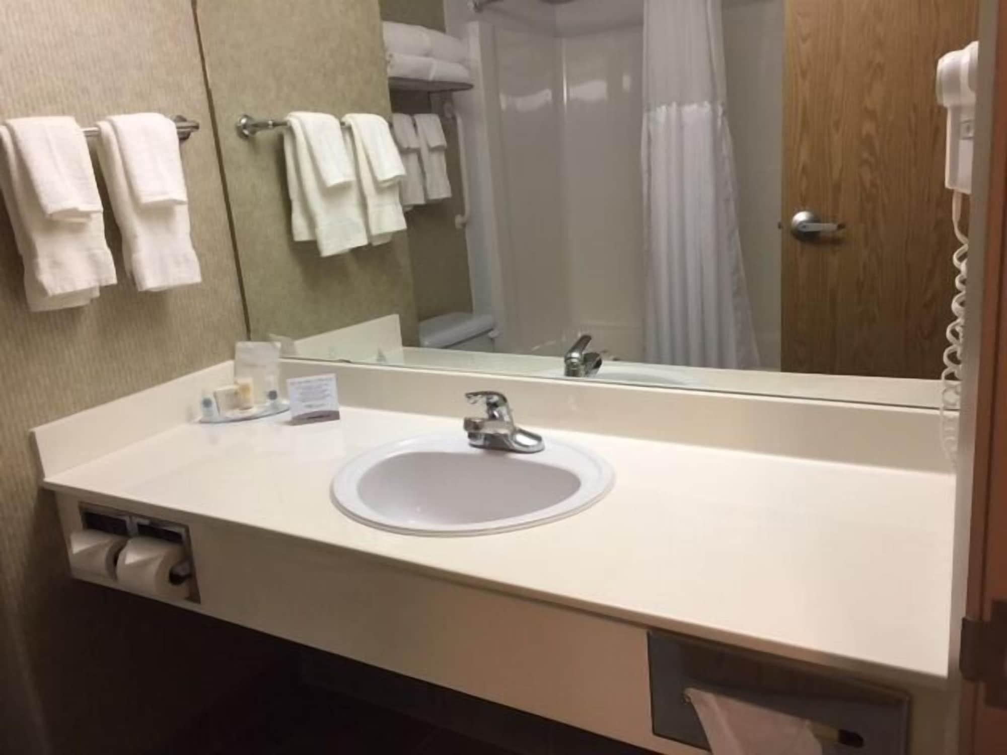 Comfort Inn & Suites Salmon Arm Zewnętrze zdjęcie