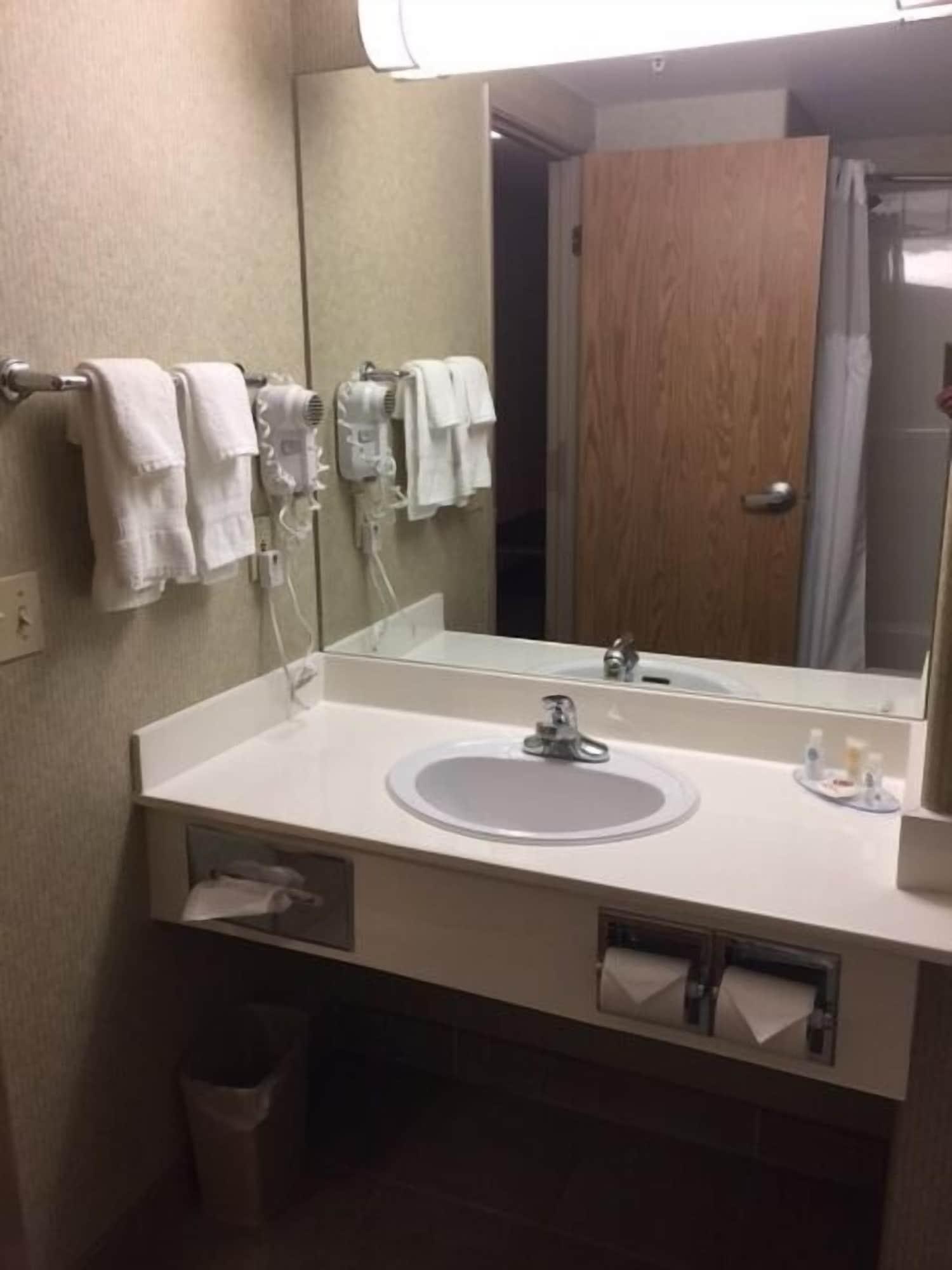 Comfort Inn & Suites Salmon Arm Zewnętrze zdjęcie