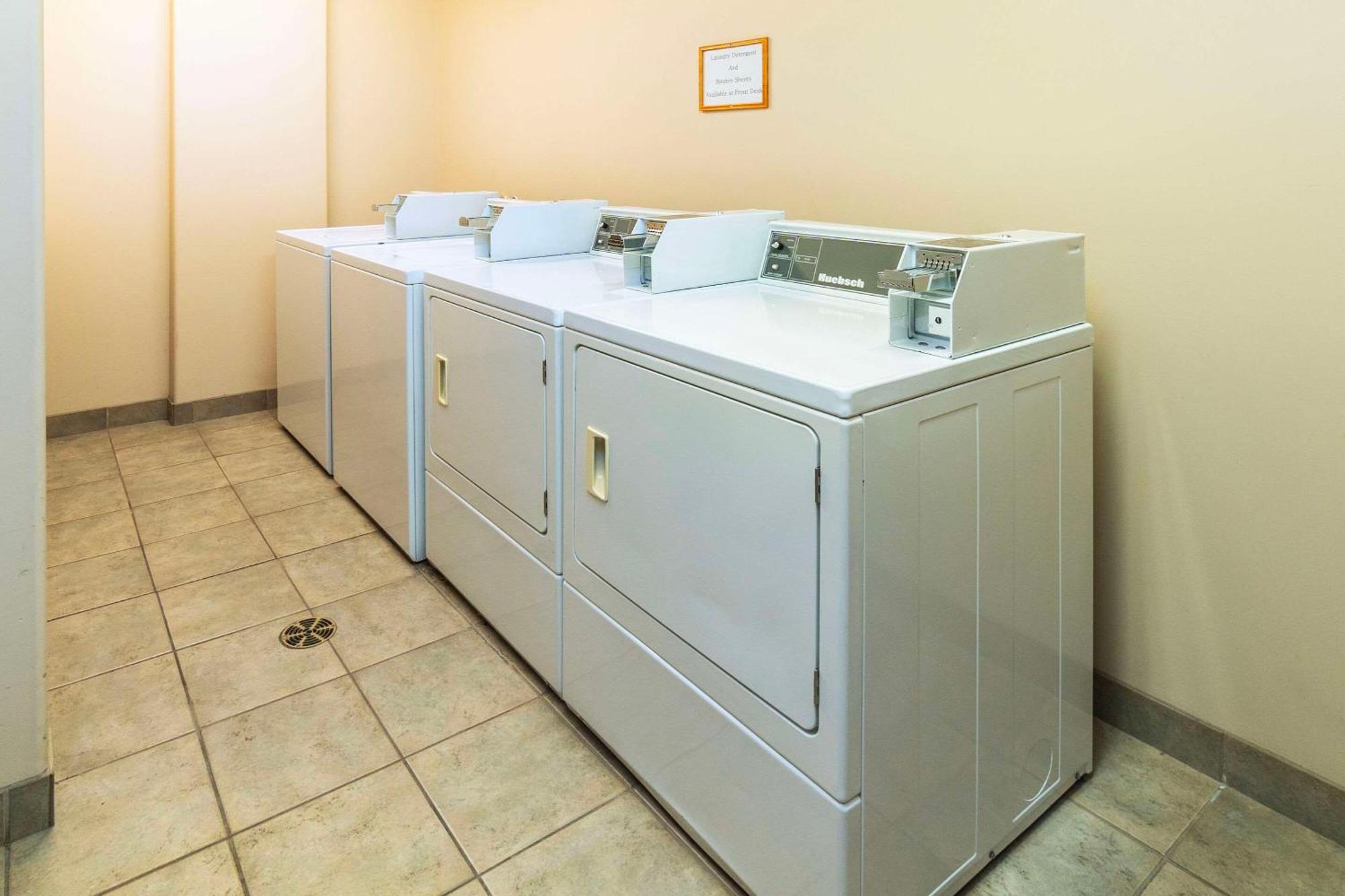 Comfort Inn & Suites Salmon Arm Zewnętrze zdjęcie