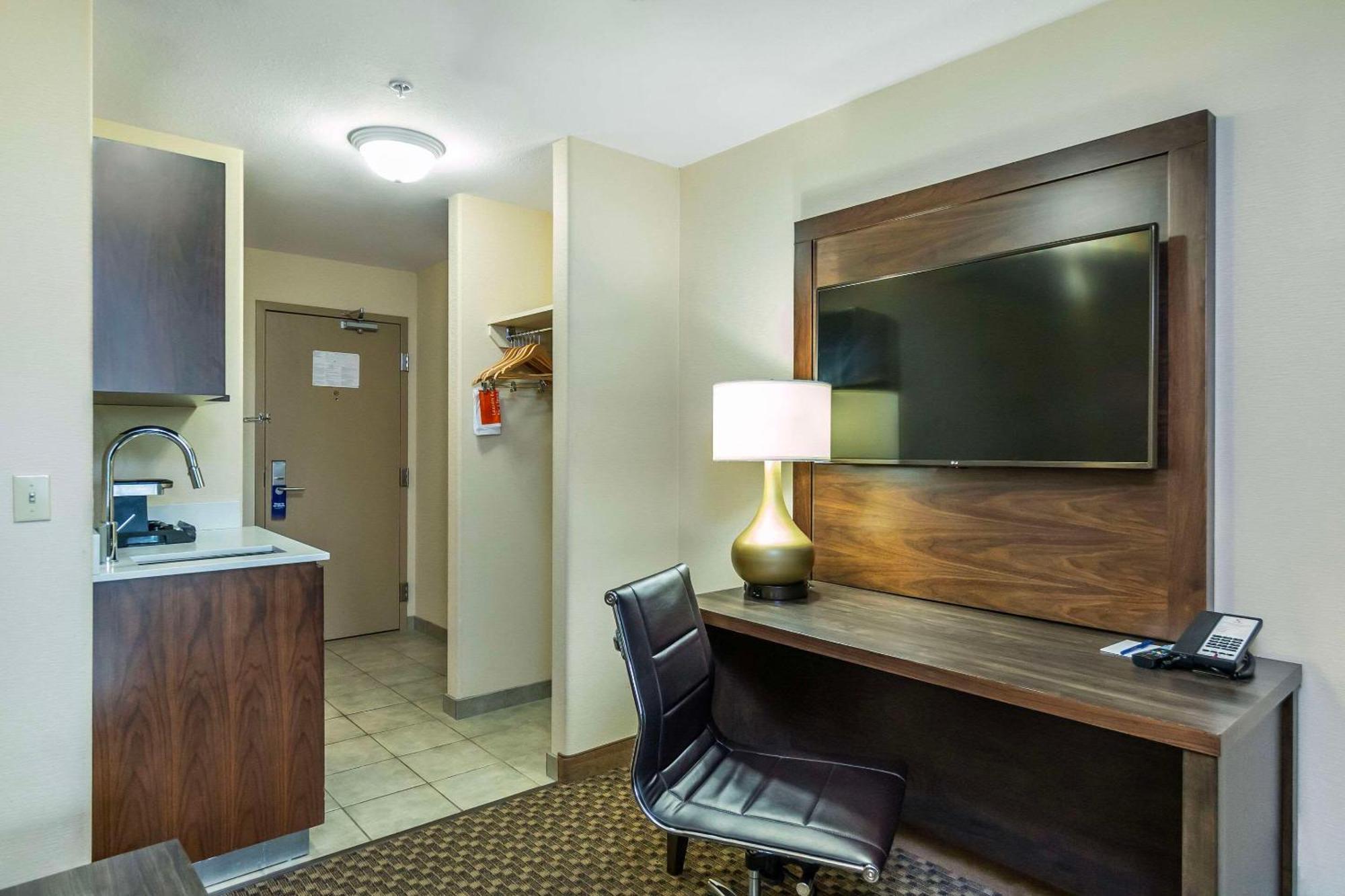 Comfort Inn & Suites Salmon Arm Zewnętrze zdjęcie
