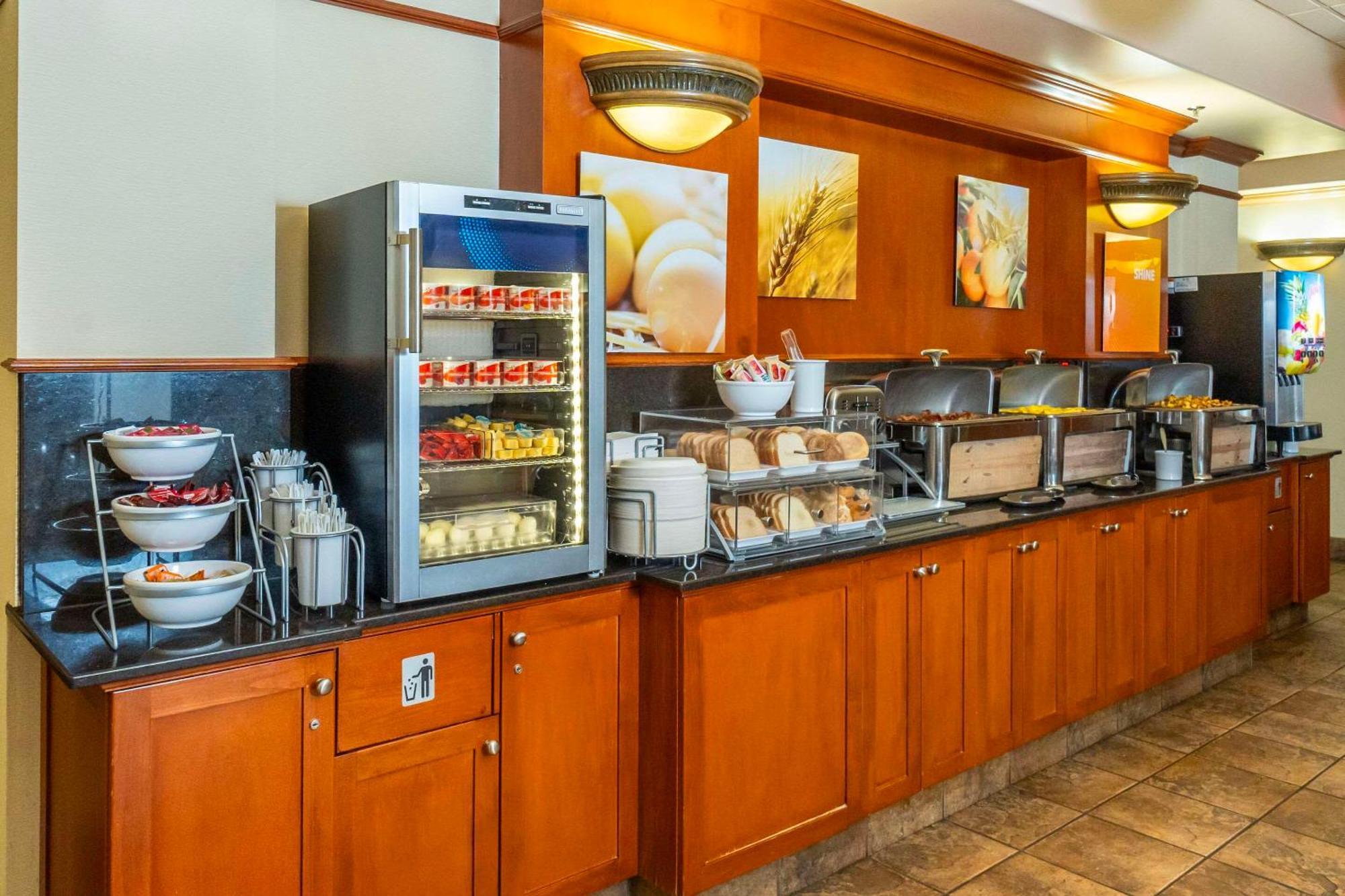 Comfort Inn & Suites Salmon Arm Zewnętrze zdjęcie