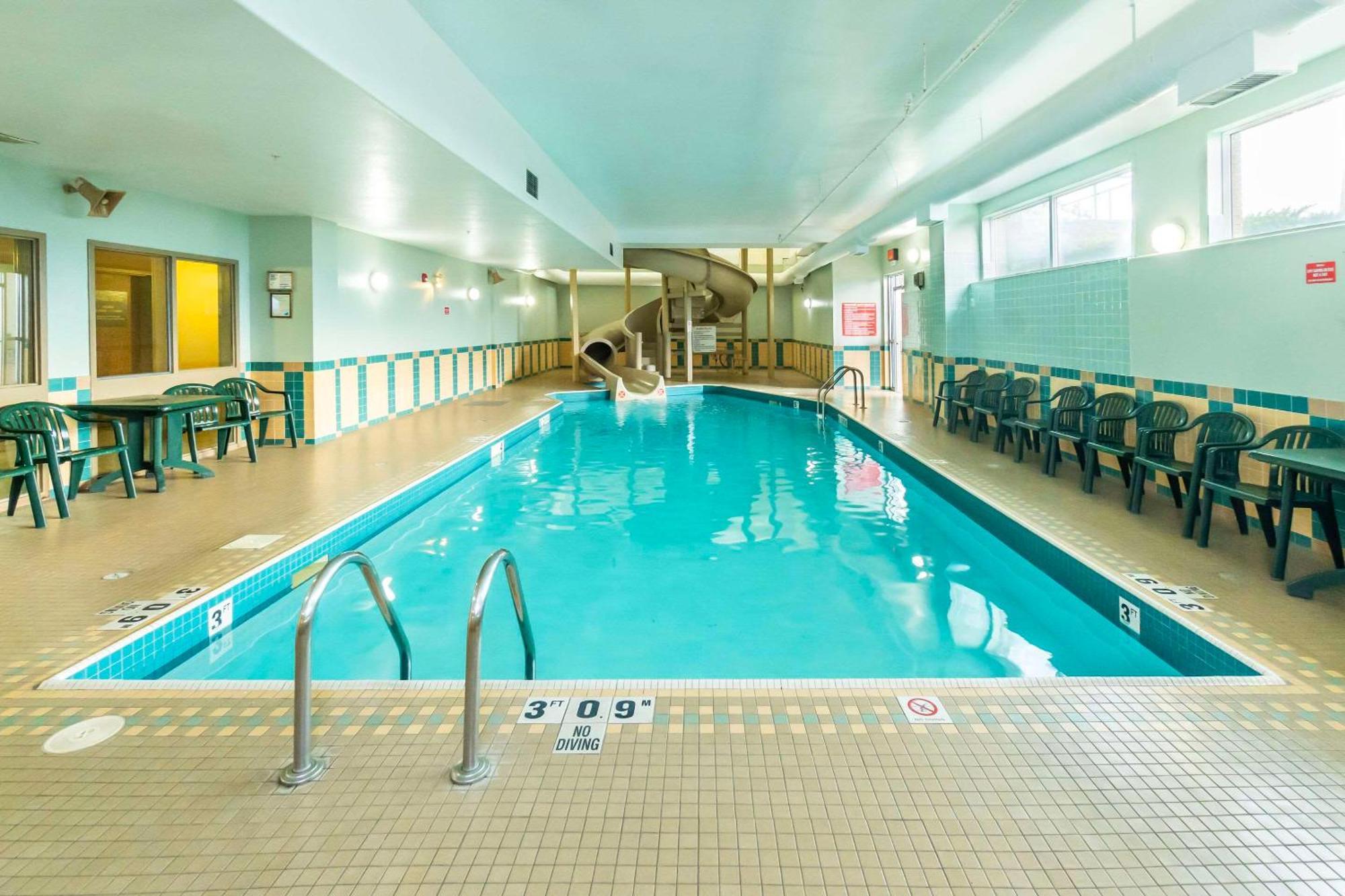 Comfort Inn & Suites Salmon Arm Zewnętrze zdjęcie
